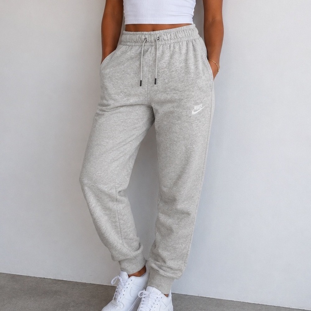 Nike Sportswear Club Fleece Jogger Sweatpants Gray Logo Cotton Blend Men's M